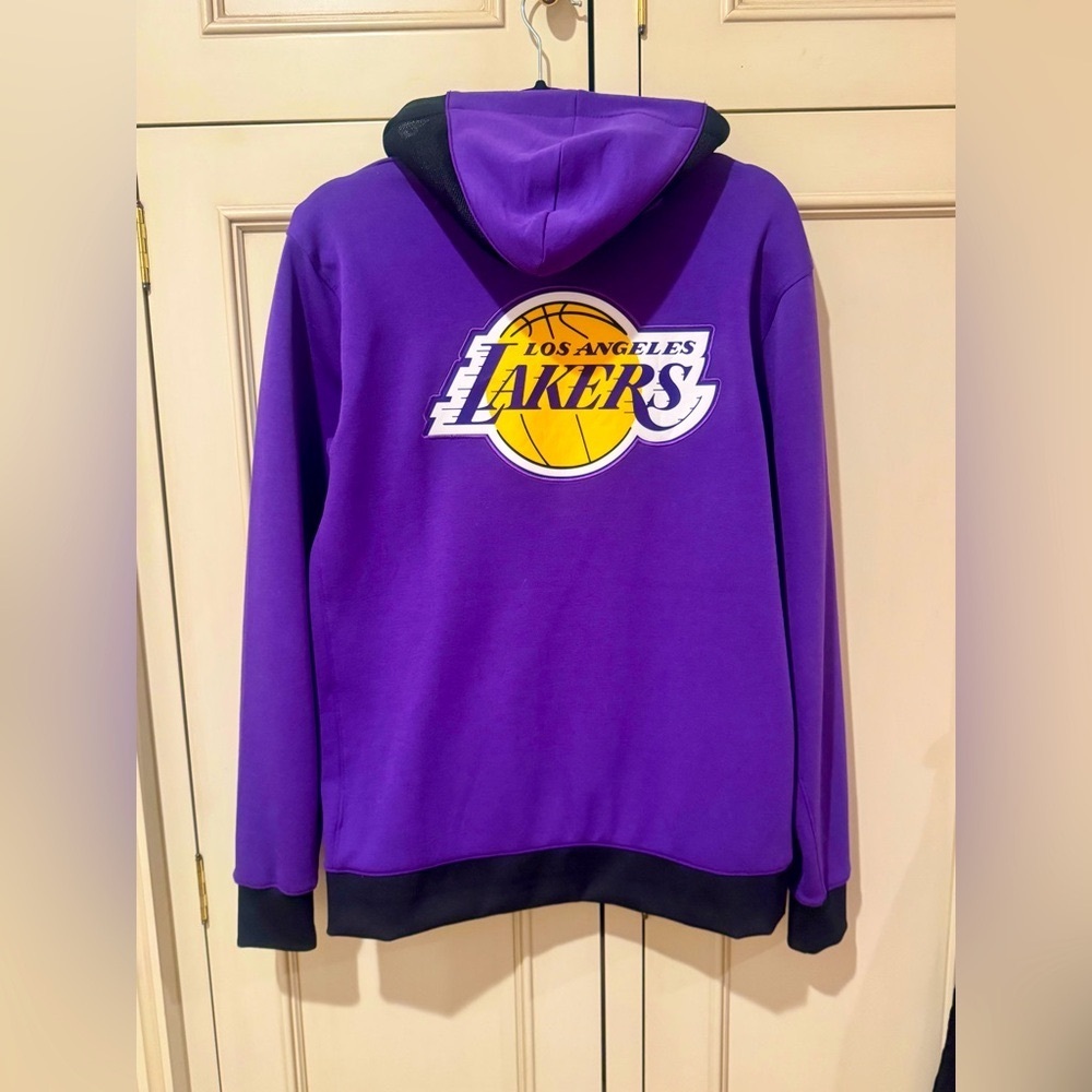 Lakers Official Women’s Zip up Hoodie. Dri-fit. Excellent condition. Sz. L